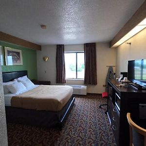 Pleasant Stay Inn & Suites